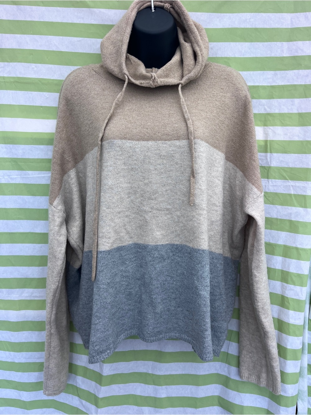 Women Colorblock Hooded Knit Sweater in Beige, Cream & Gray